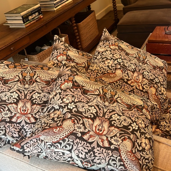 5 Morris & Co 20x20 Pillow Covers Strawberry Thief Gunmetal & Current & Inserts - Picture 2 of 2